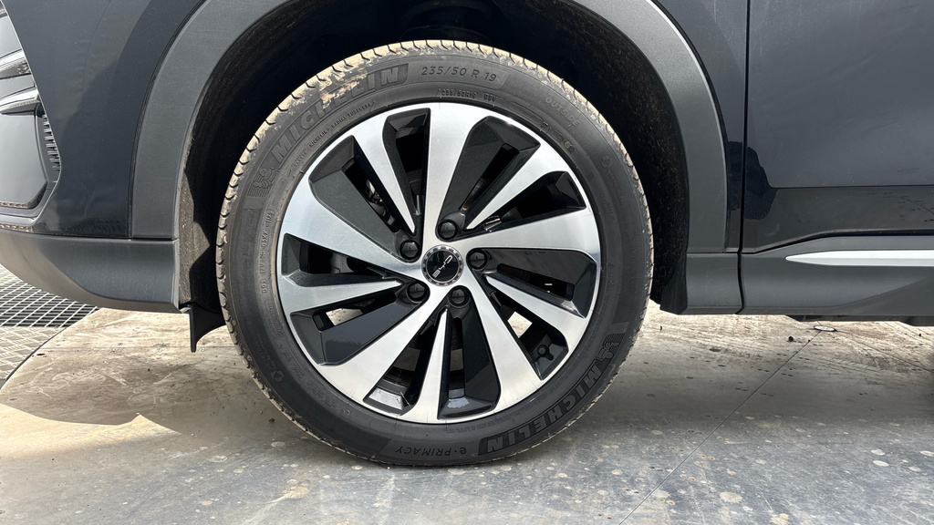 Byd Seal U 1.5 Dm-i Awd Design Black #40