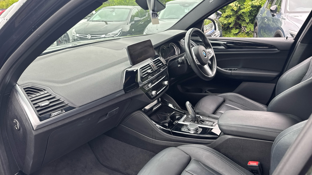 BMW X4 M M Sport White #10