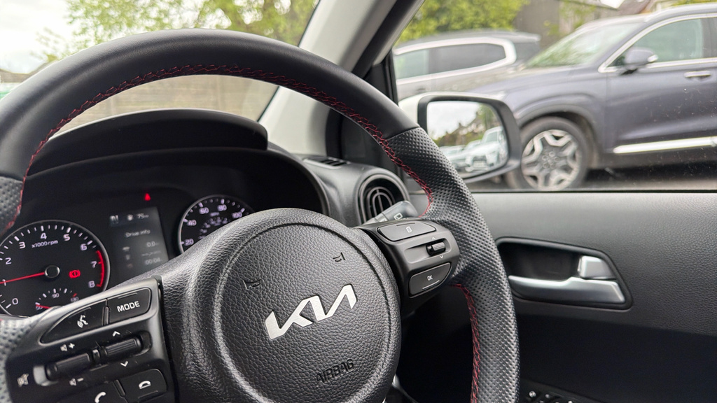 Kia Picanto 1.0 X-line White #25