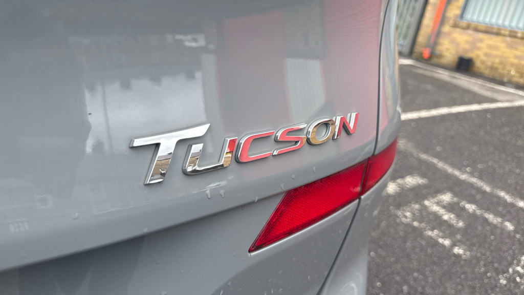 Hyundai Tucson Se Nav Red #22
