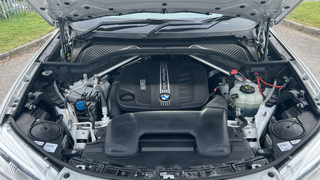 BMW X6 M M Sport White #16