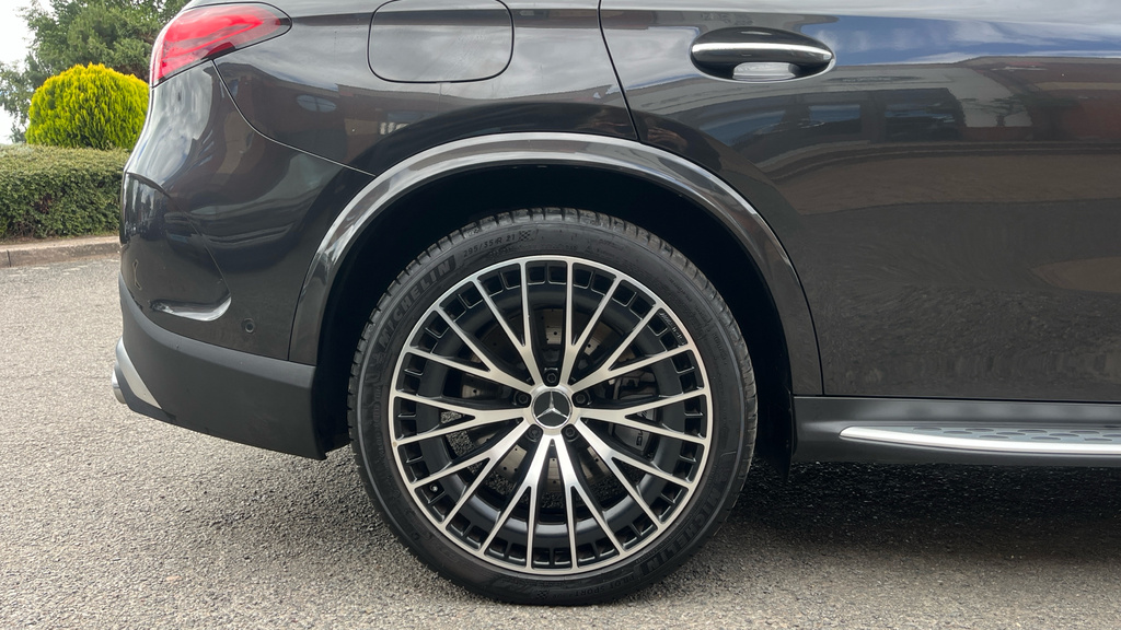 Mercedes-Benz GLC Class Glc 300 E 4Matic Amg Line Blue #18