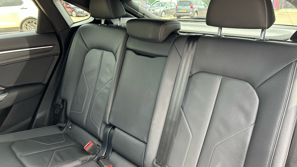 Audi Q3 1.5 Tfsi Cod 35 Black Edition Sportback Grey #17