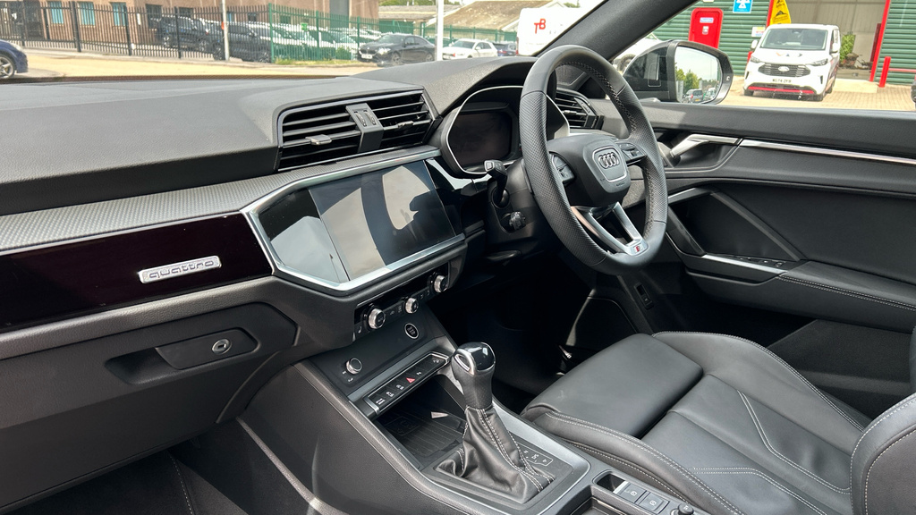 Audi Q3 1.5 Tfsi Cod 35 Black Edition Sportback Grey #10