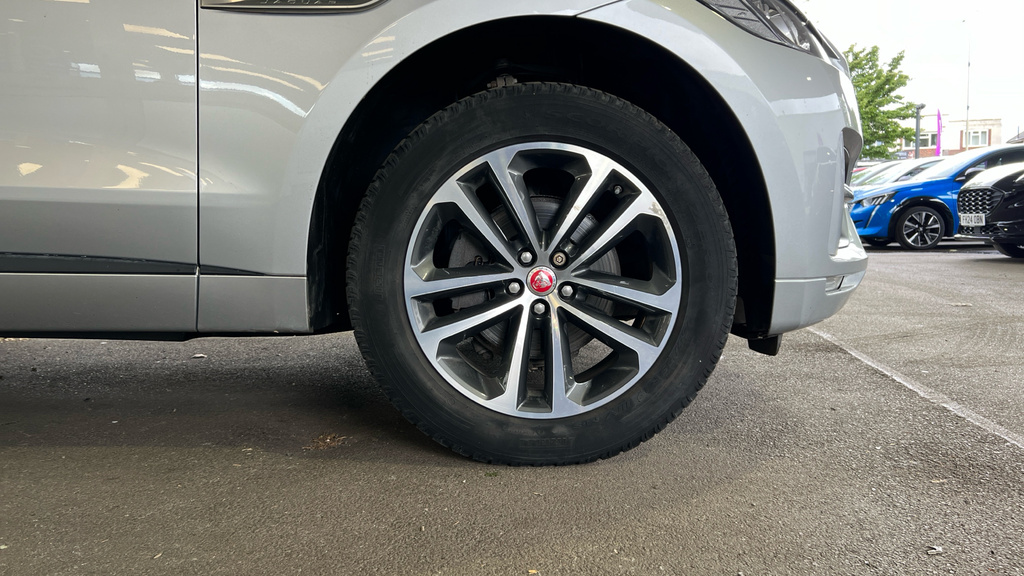 Jaguar F-Pace 2.0 R-sport Awd 177 Bhp Black #24