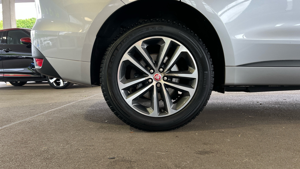 Jaguar F-Pace 2.0 R-sport Awd 177 Bhp Black #23