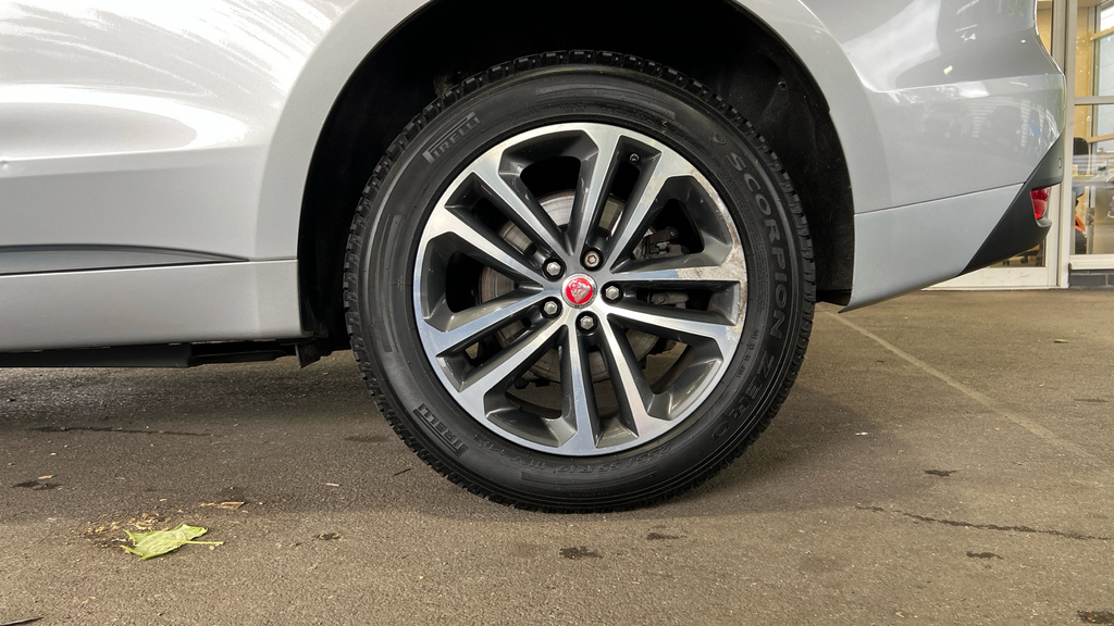Jaguar F-Pace 2.0 R-sport Awd 177 Bhp Black #22