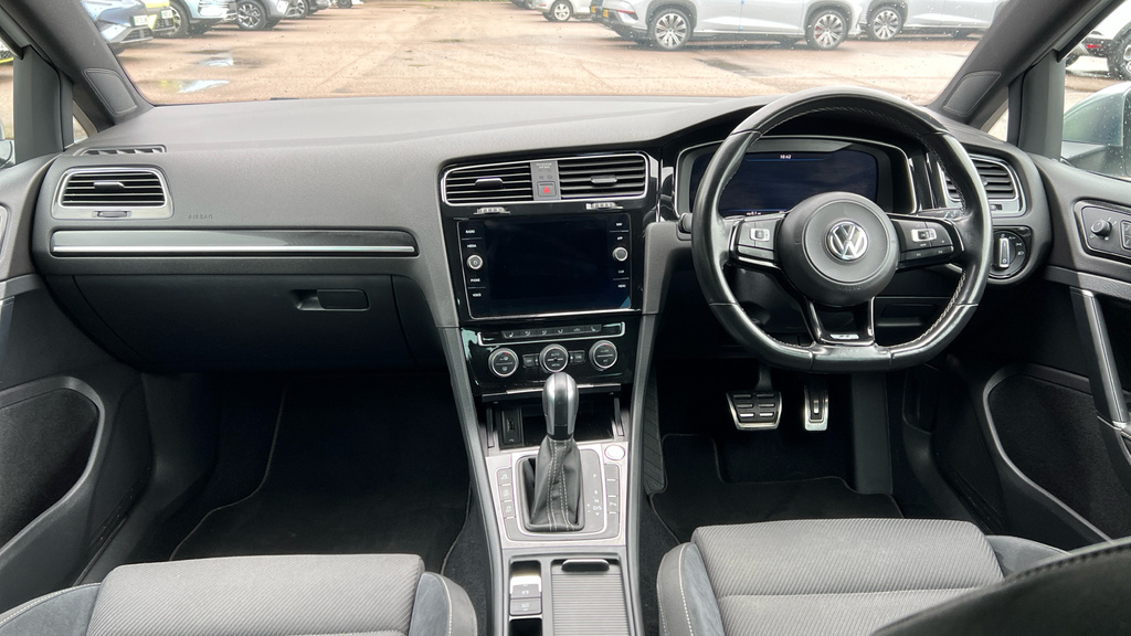 Volkswagen Golf 1.5 Tsi Style Black #12