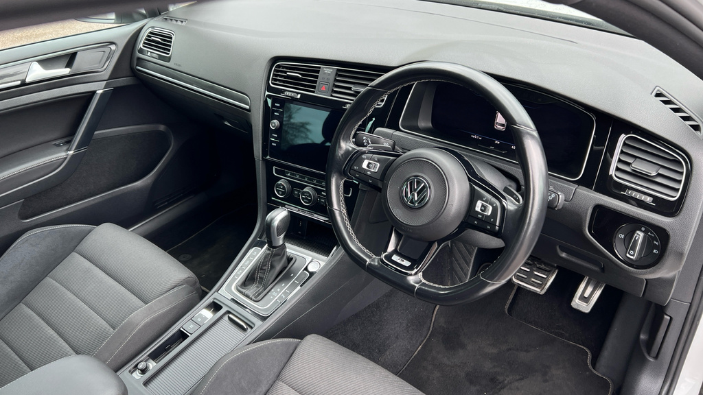 Volkswagen Golf 1.5 Tsi Style Black #10