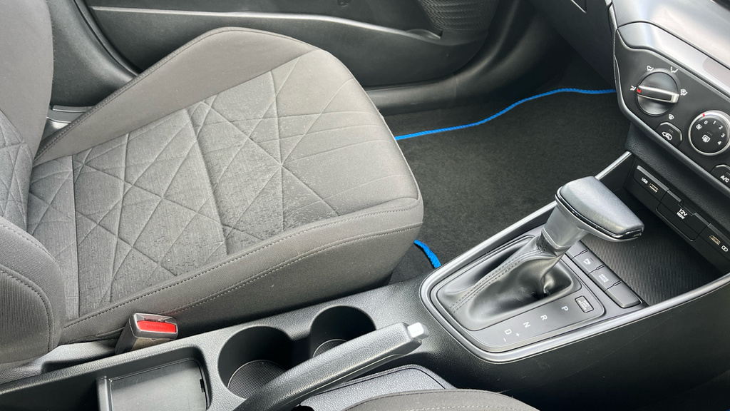 Hyundai Bayon Se Connect Blue #26