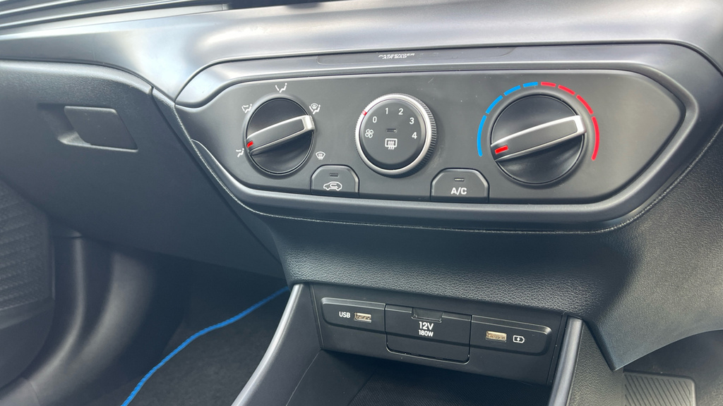 Hyundai Bayon Se Connect Blue #27