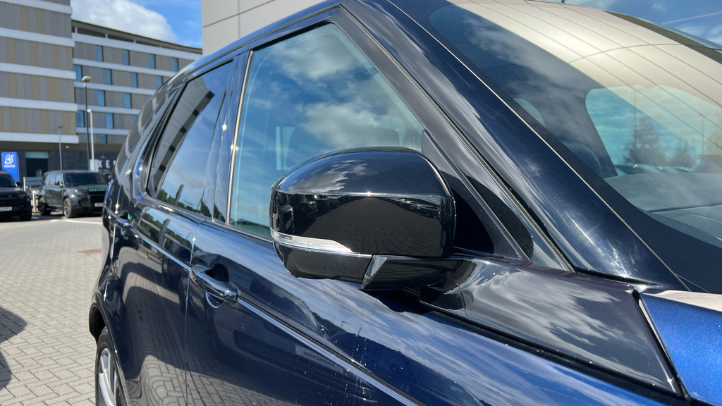 Land Rover Discovery R-dynamic Hse Black #3