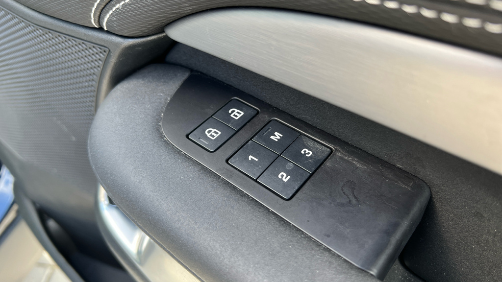Land Rover Discovery R-dynamic Hse Black #48