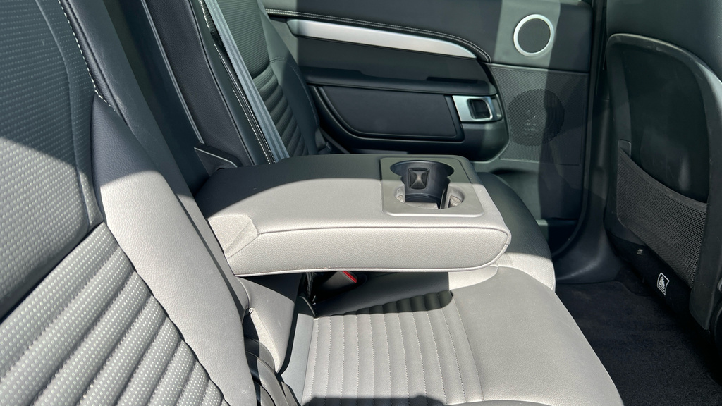 Land Rover Discovery R-dynamic Hse Black #24