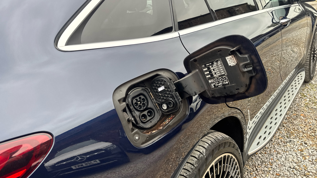 Mercedes-Benz EQC Amg Line Black #32