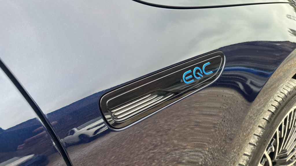 Mercedes-Benz EQC Amg Line Black #50