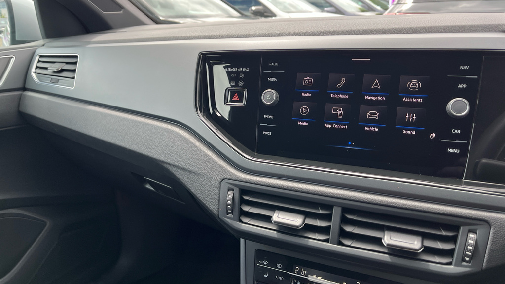 Volkswagen Polo Life Grey #24