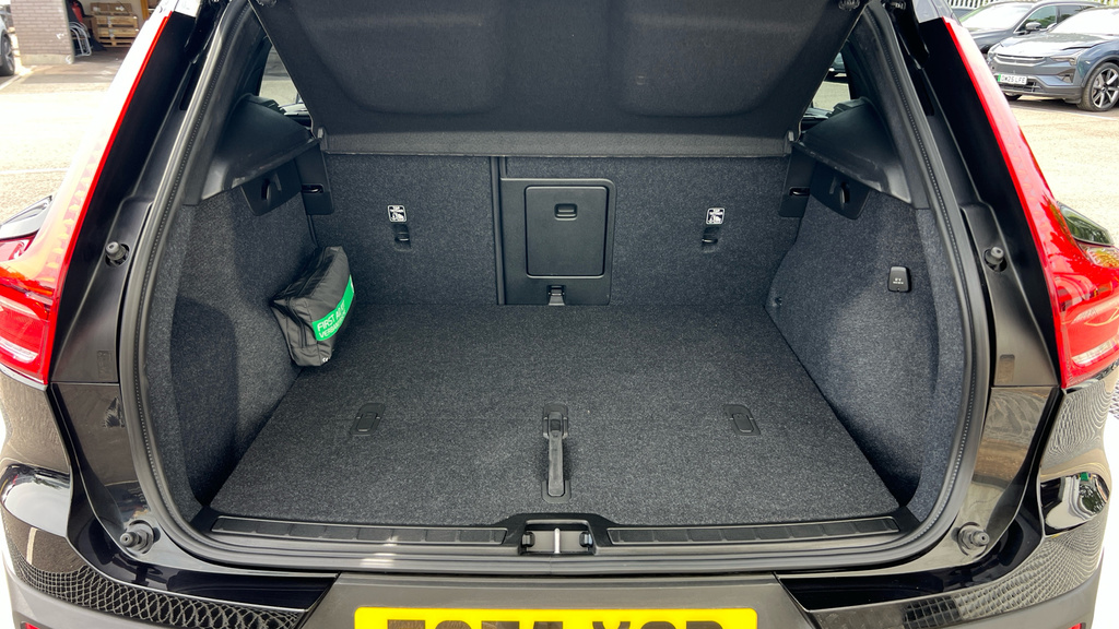 Volvo XC40 2.0 B4p Plus Dark Green #18