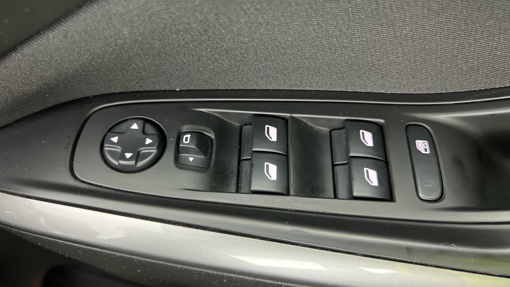 Vauxhall Grandland X Hatchback Black #12