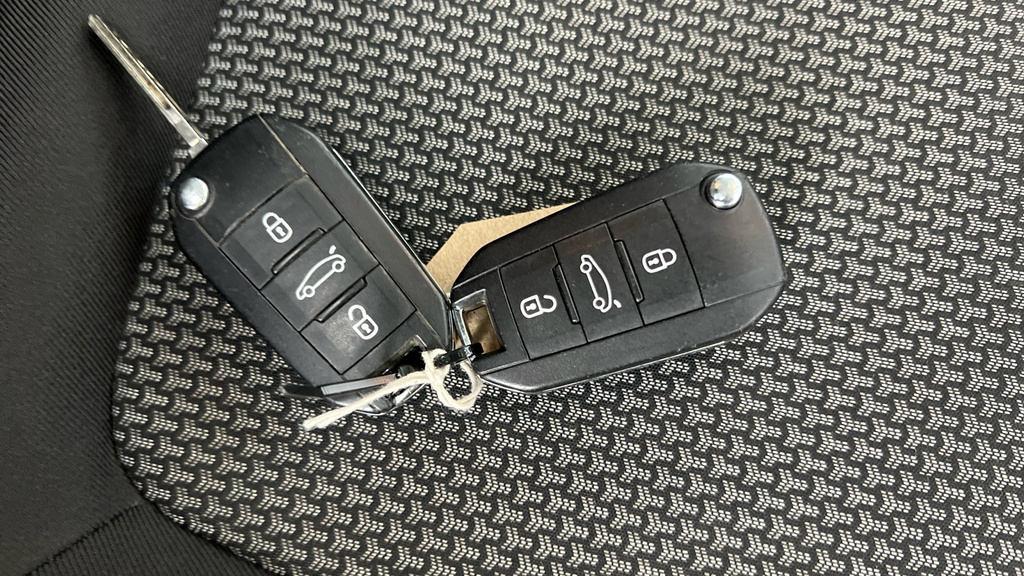 Vauxhall Grandland X Hatchback Black #30