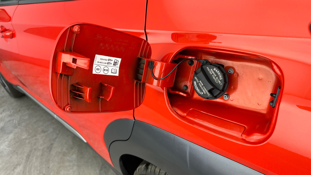 Hyundai Kona Se Red #25