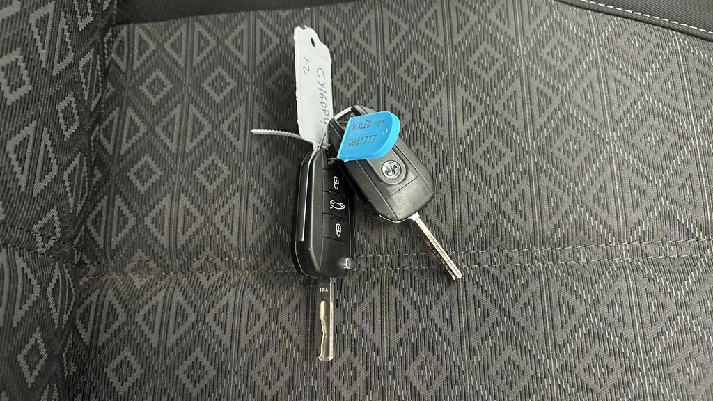 Vauxhall Mokka Sri Black #25
