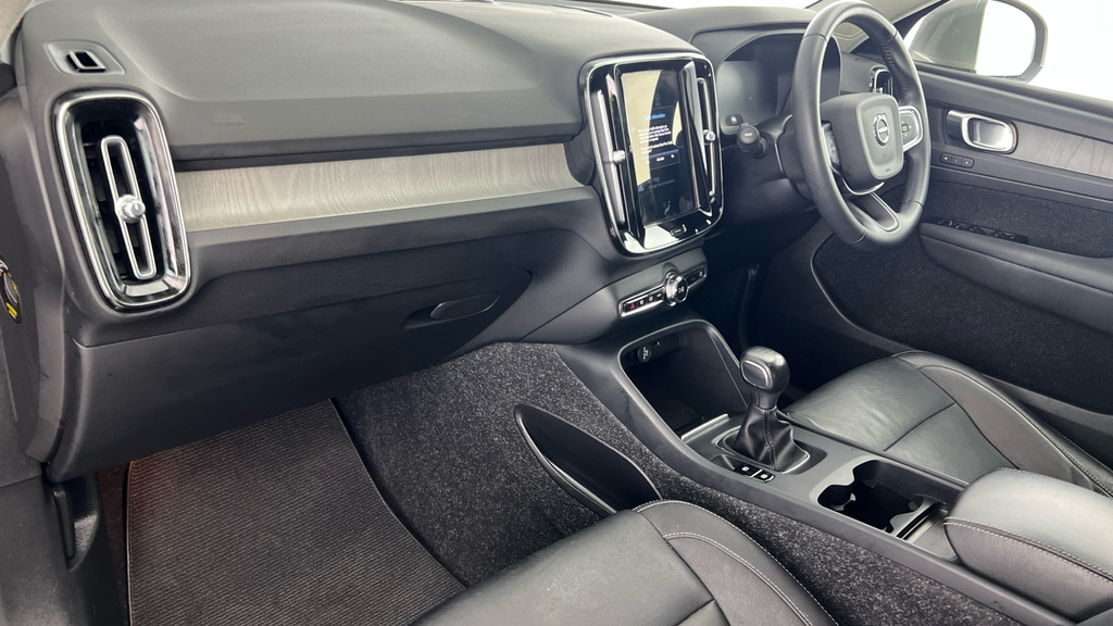 Volvo XC40 2.0 B4p R Design Red #10