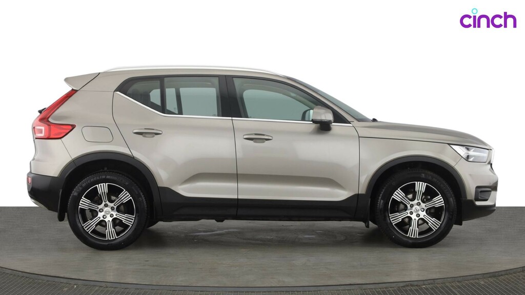 Volvo XC40 2.0 B4p R Design Red #2