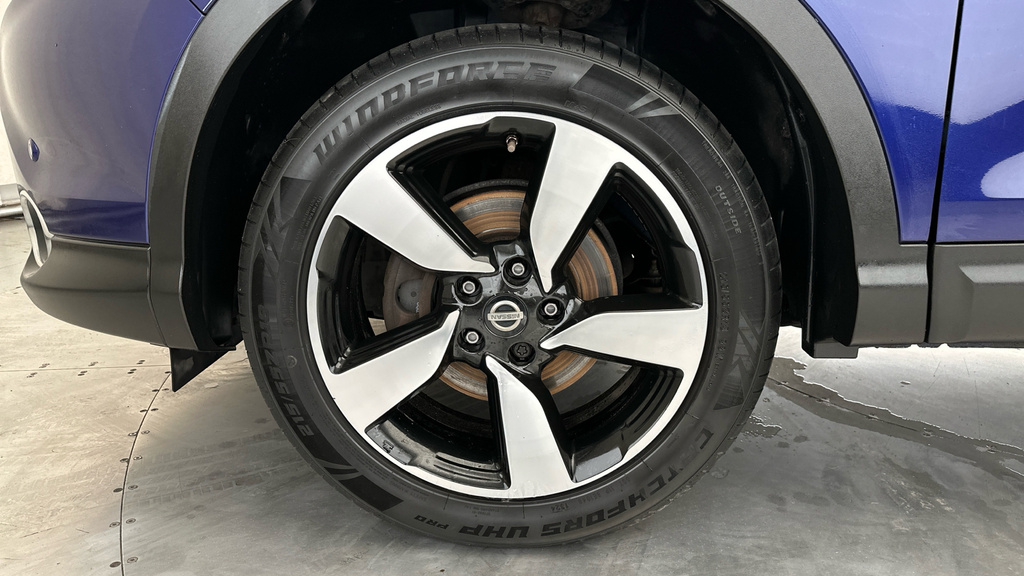 Nissan Qashqai 1.2 Dig-t Tekna Ss Silver #24