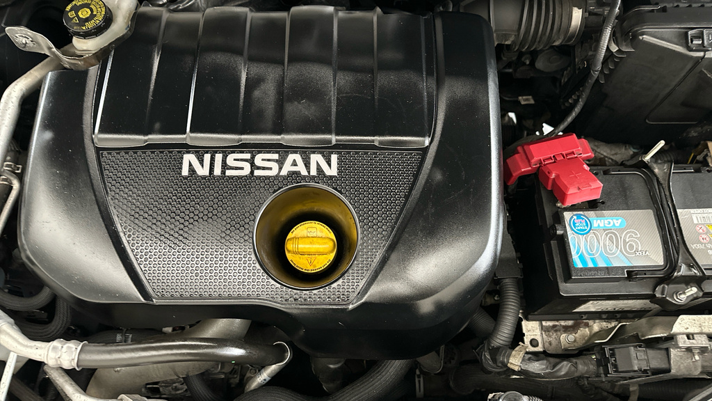 Nissan Qashqai 1.2 Dig-t Tekna Ss Silver #23