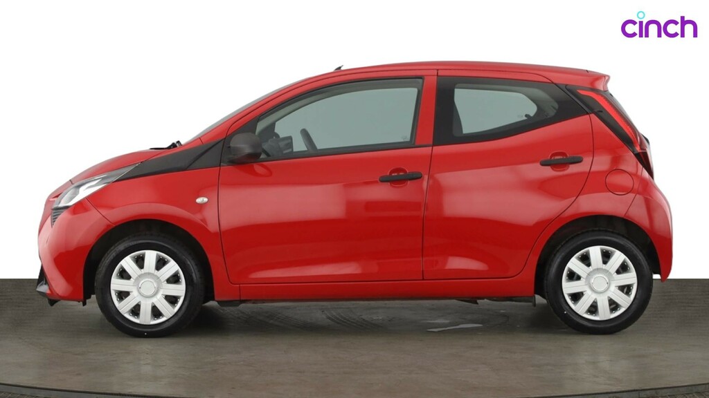 Toyota Aygo X X-play White #6