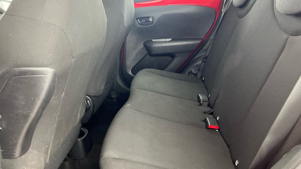 Toyota Aygo X X-play White #15