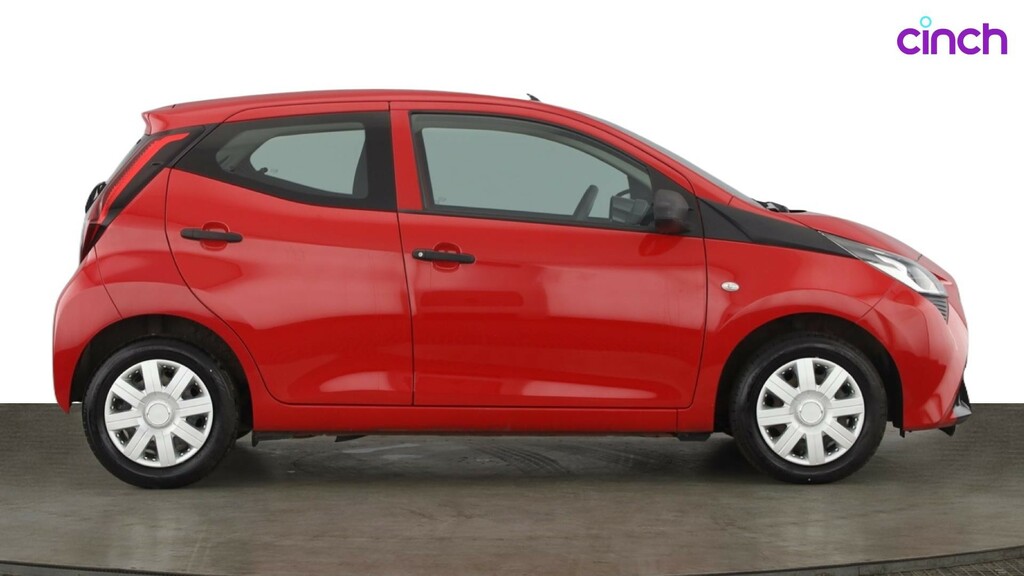 Toyota Aygo X X-play White #2