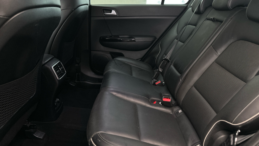 Kia Sportage 4 Black #25