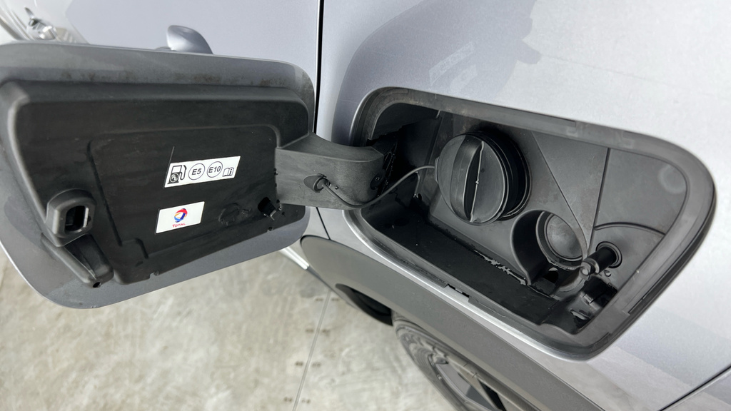 Peugeot 2008 Allure Grey #30
