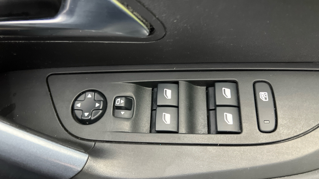 Peugeot 2008 Allure Grey #12
