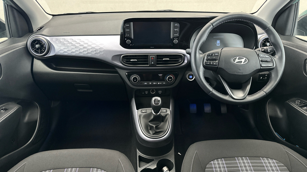 Hyundai I10 Premium White #12