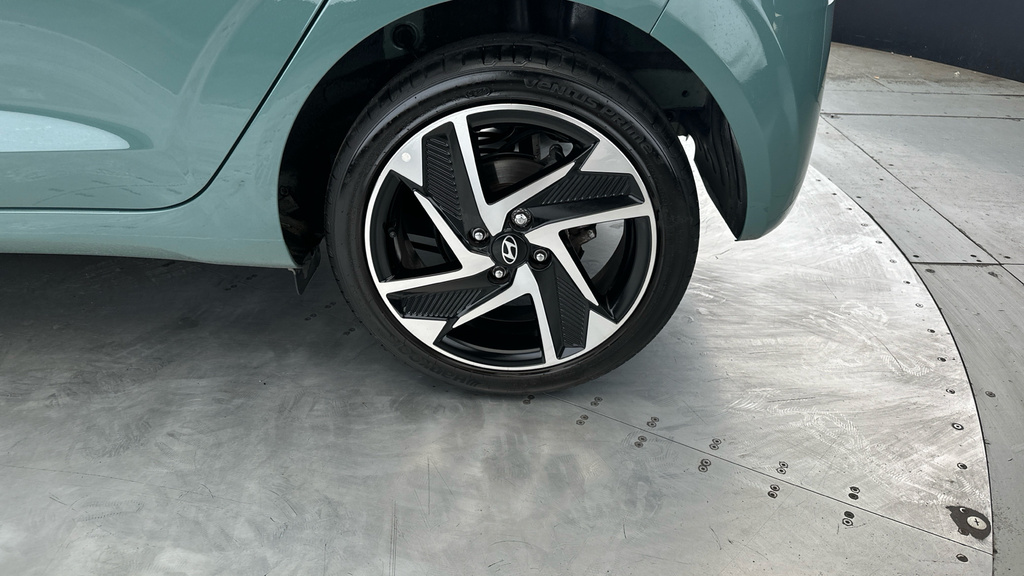 Hyundai I10 Premium White #22