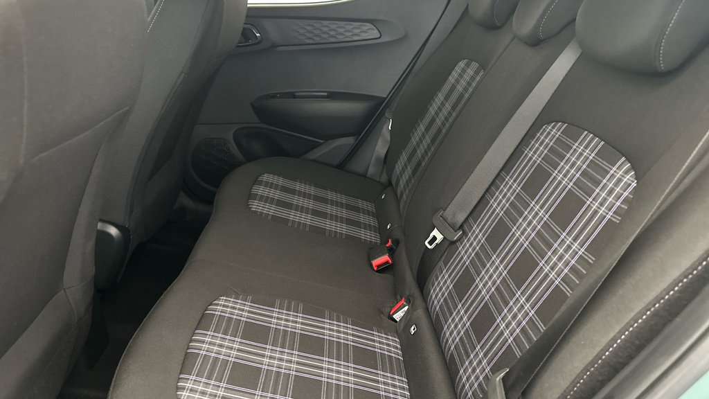 Hyundai I10 Premium White #18