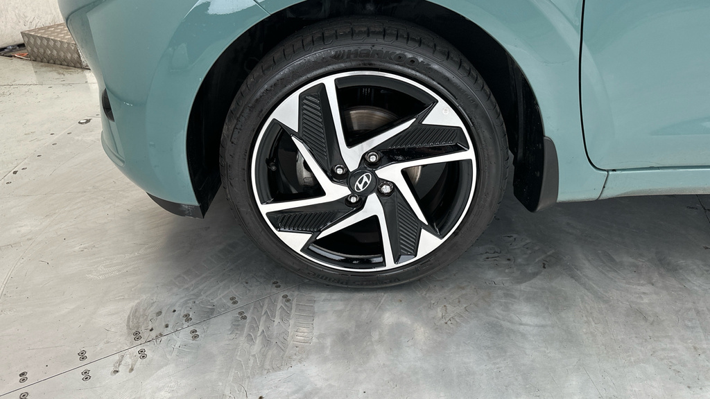 Hyundai I10 Premium White #21