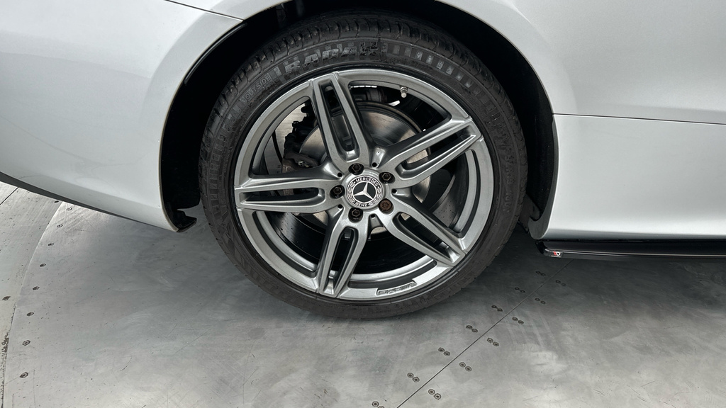 Mercedes-Benz E Class E 200 Amg Line Premium 9G-tronic Black #24