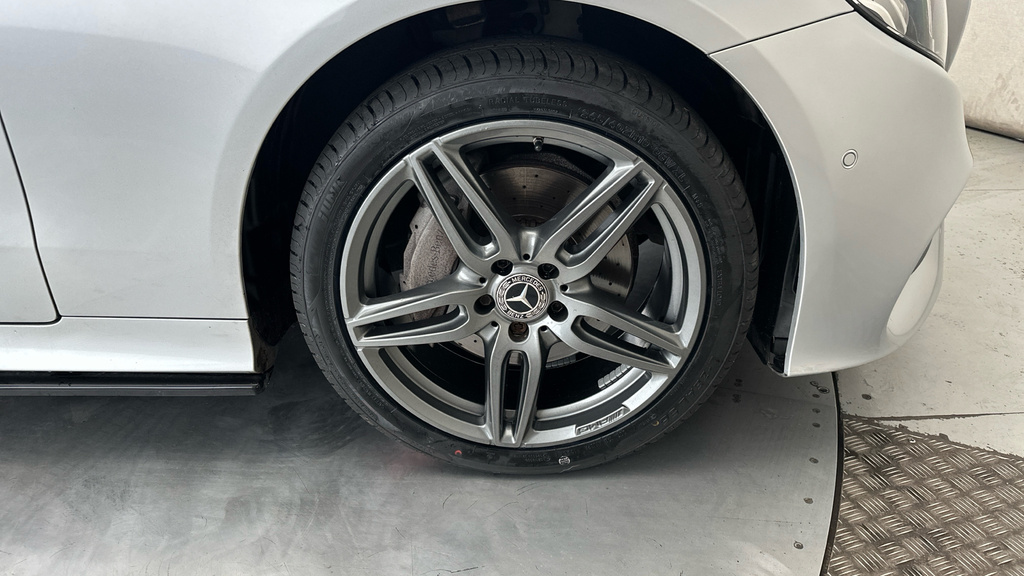 Mercedes-Benz E Class E 200 Amg Line Premium 9G-tronic Black #25