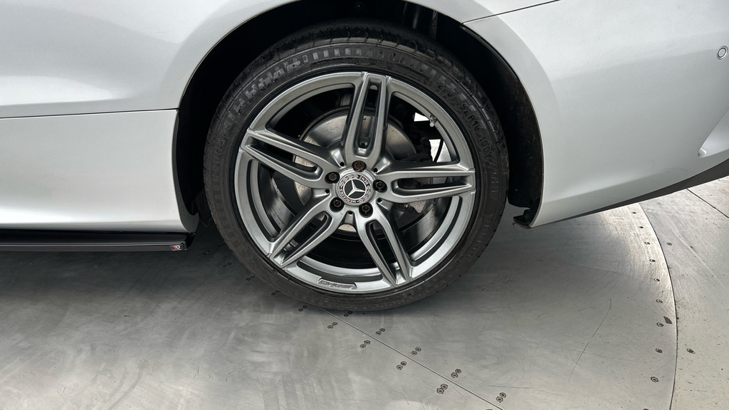 Mercedes-Benz E Class E 200 Amg Line Premium 9G-tronic Black #23
