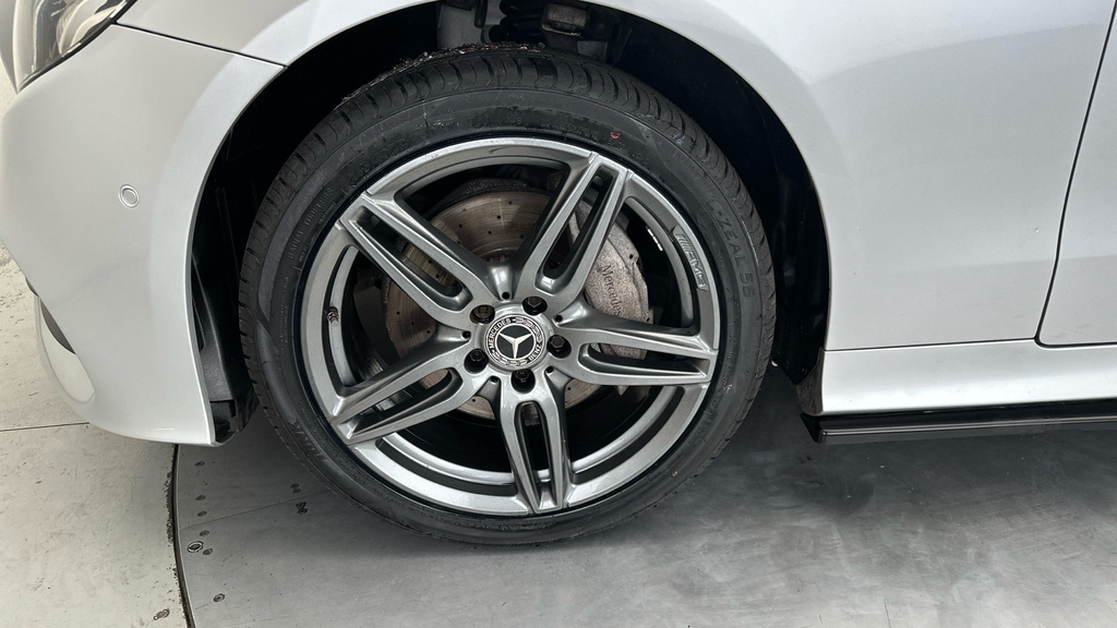 Mercedes-Benz E Class E 200 Amg Line Premium 9G-tronic Black #22