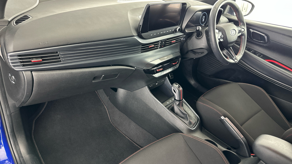 Hyundai I20 Premium White #10