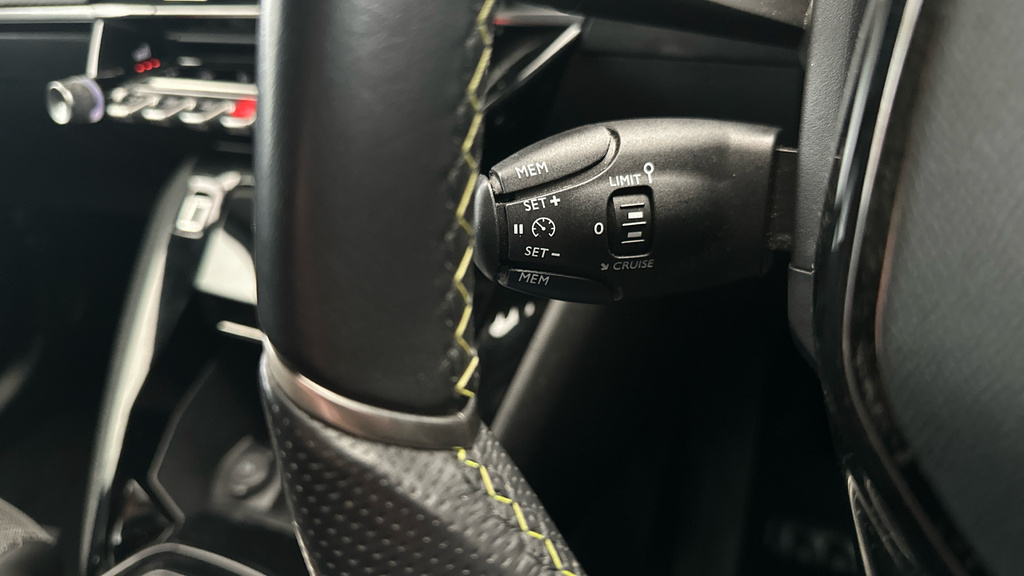 Peugeot e-2008 50Kwh Gt #13