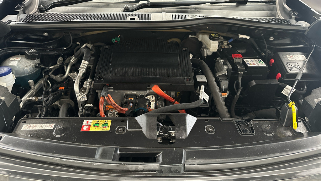 Peugeot e-2008 50Kwh Gt #24