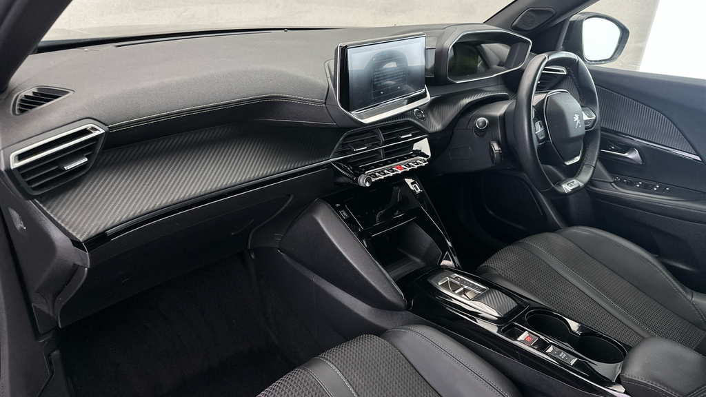 Peugeot e-2008 50Kwh Gt #12