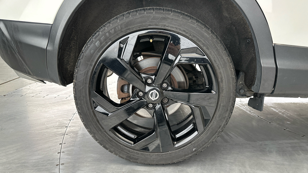 Nissan Qashqai 1.3 Dig-t 160 N-tec Dct Black #25