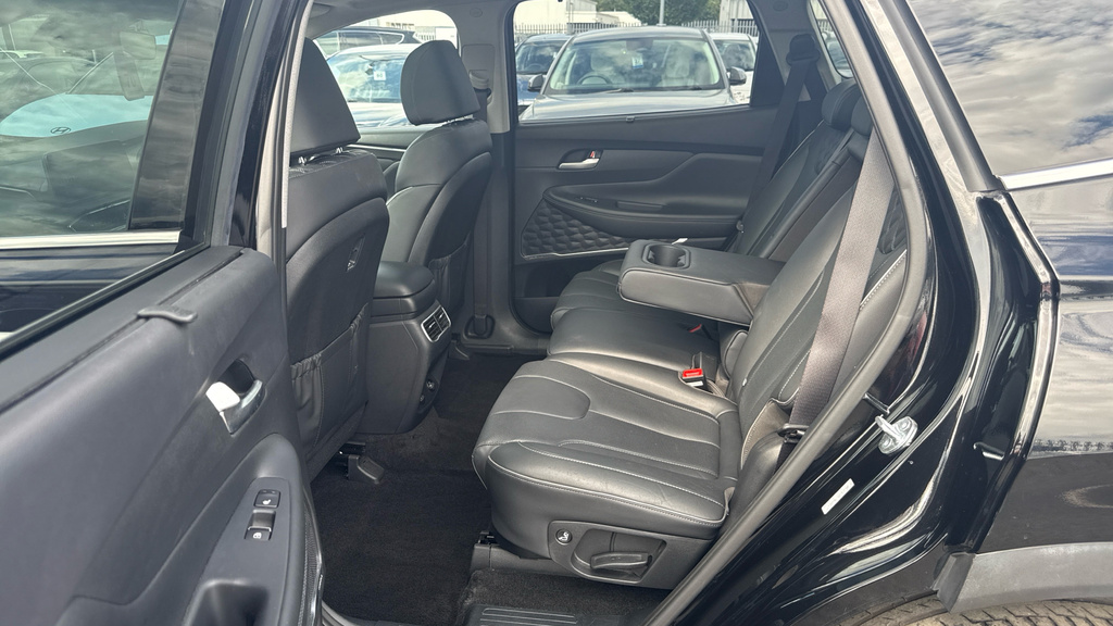 Hyundai Santa Fe Ultimate Black #14